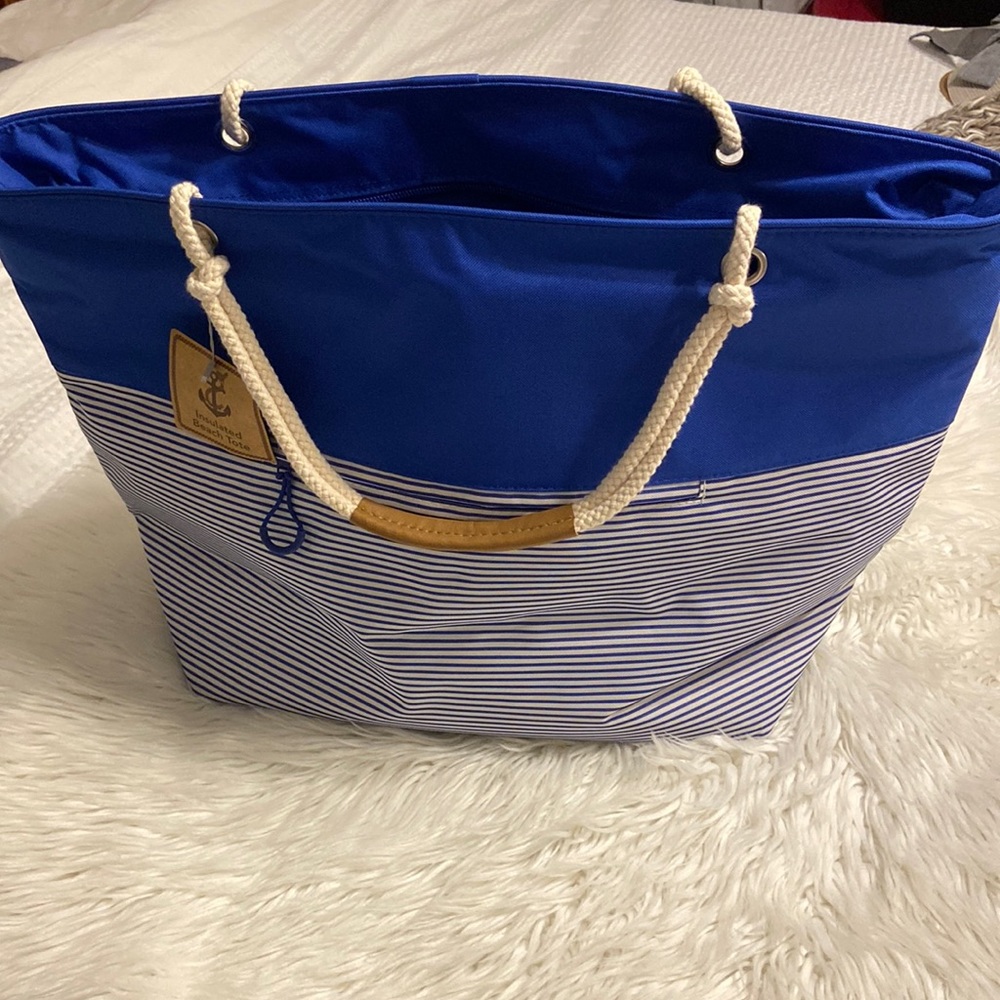 Insulated Beach Tote brand new with tag blue and white color